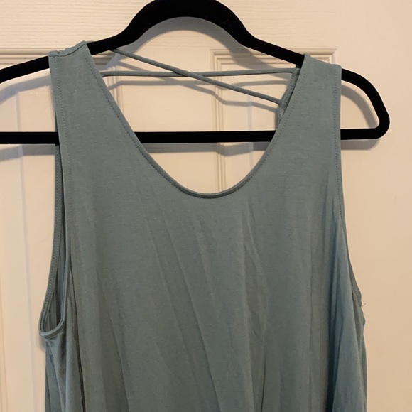 Green long,flowwy top - Picture 2 of 7